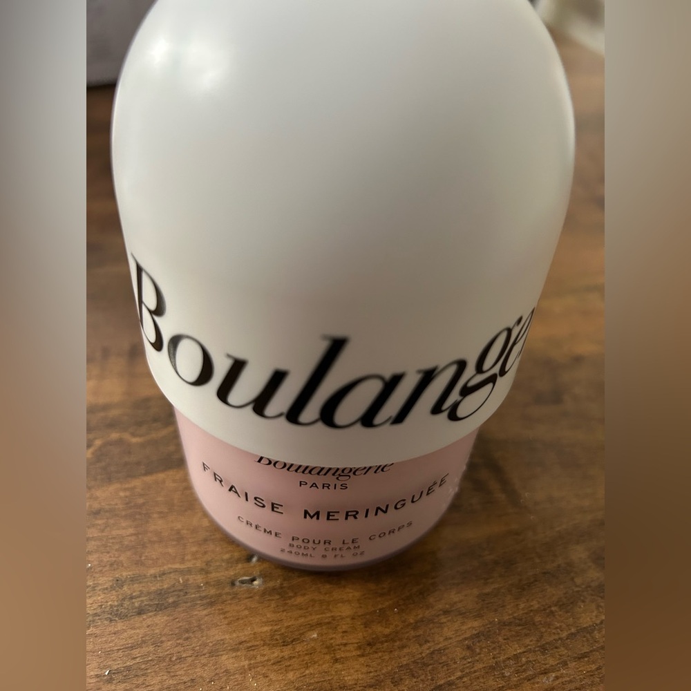 New Boulangerie Paris Fraise Meringuee Body Cream 8 oz